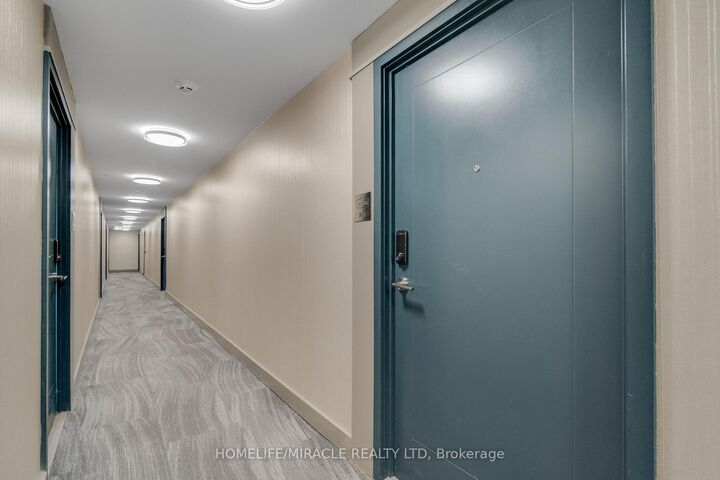 Property Photo:  15 Watergarden Drive 511  ON L5R 0H4 
