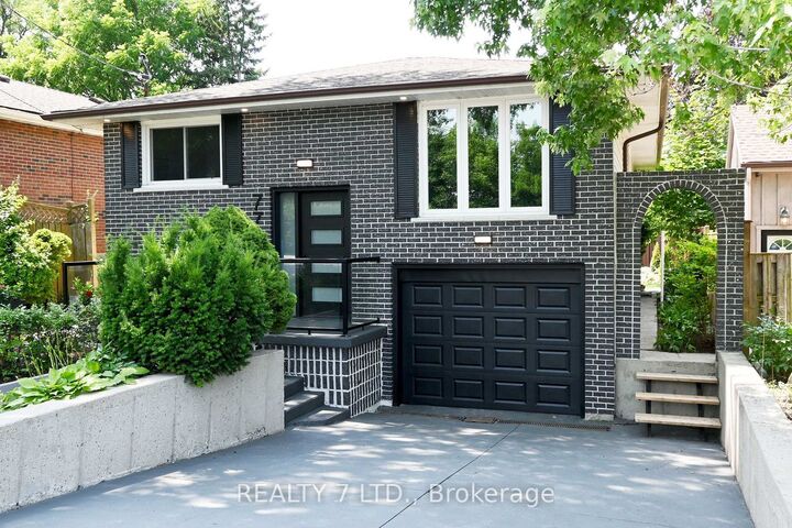 Property Photo:  776 Garth Street  ON L9C 4K4 