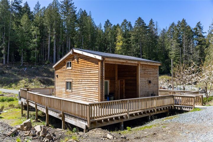 Property Photo: 4805 Schooner Way BC V0N 2M2