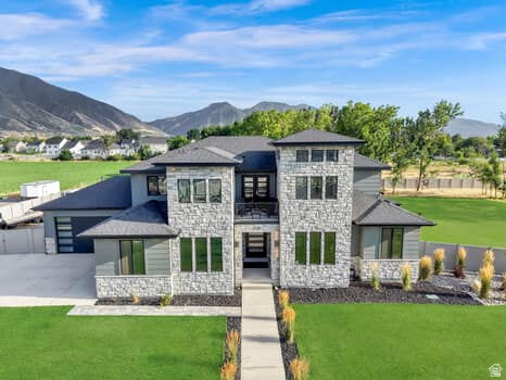 Property Photo: 1327 W 500 N UT 84664