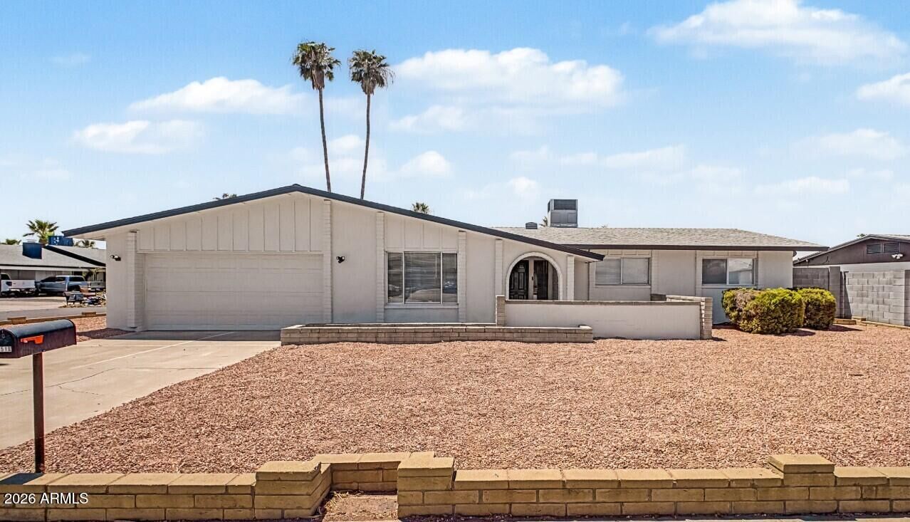 Property Photo: 4519 W Paradise Drive AZ 85304
