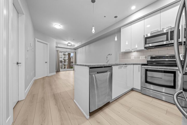Property Photo: 20175 53 Avenue 208 BC V3A 0J8