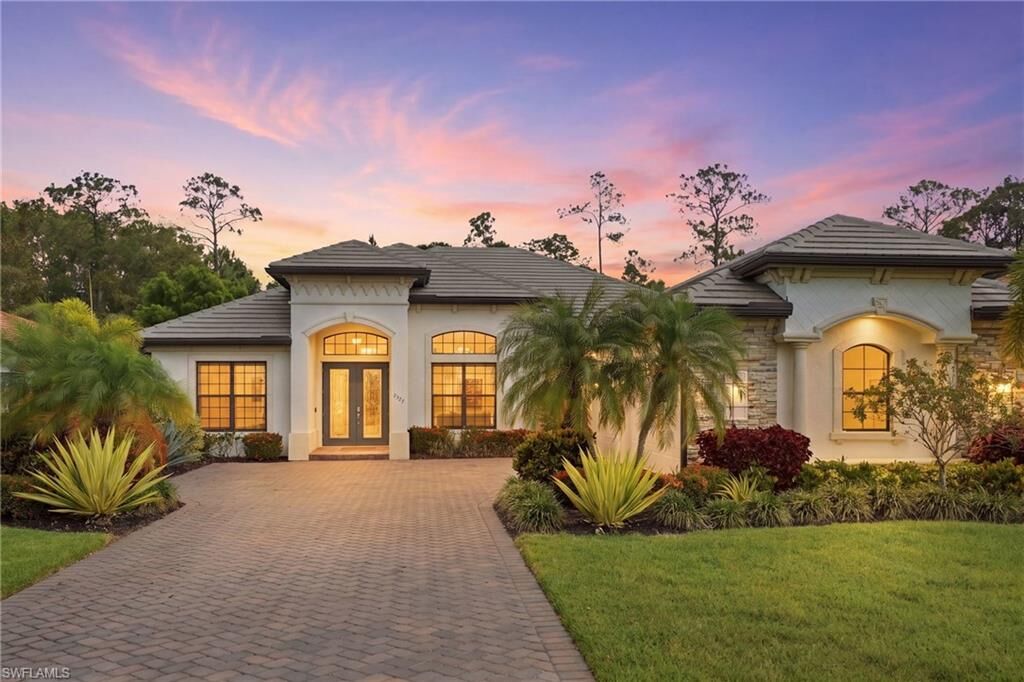 Property Photo: 2327 Somerset Pl FL 34120
