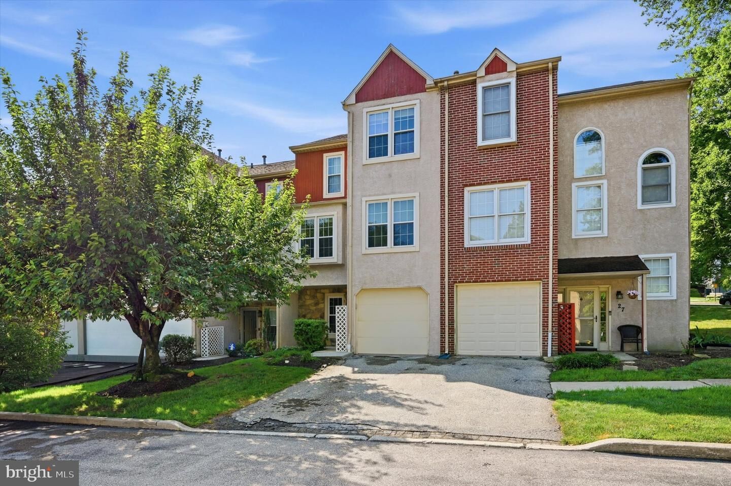 Property Photo:  1 Forsythia Court  PA 19444 