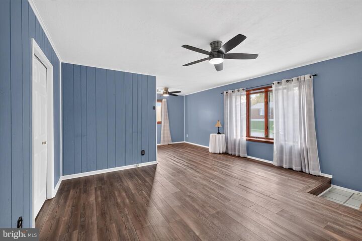 Property Photo:  153 W Edinburgh Drive  DE 19720 