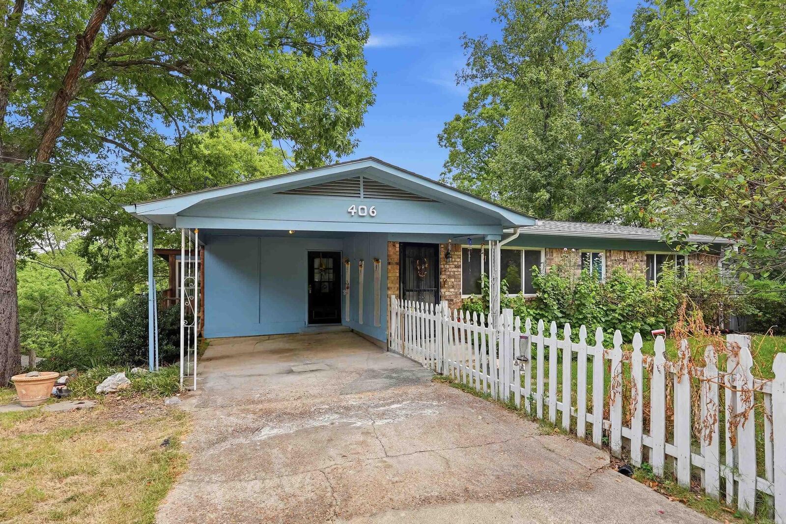 Property Photo: 406 Cottonwood Street AR 71913