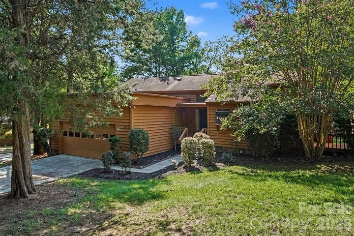 Property Photo:  9013 St Croix Lane  NC 28277 