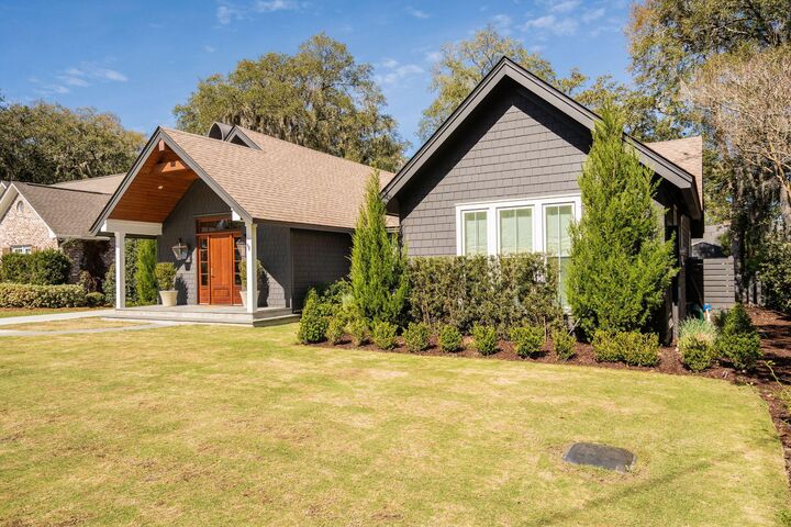 Property Photo:  1020 S Shem Drive  SC 29464 