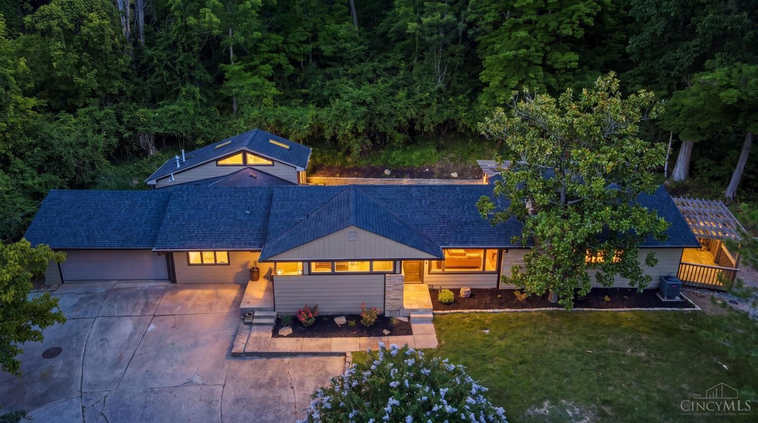 Property Photo: 3696 Dogwood Lane OH 45213