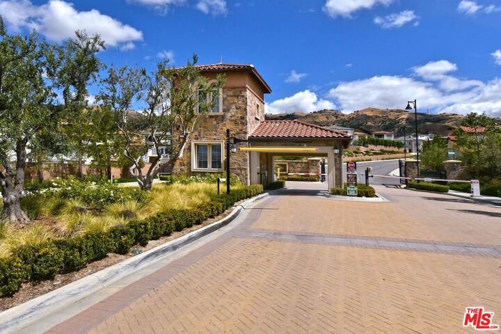 Property Photo:  20779 W Liana Ct  CA 91326 