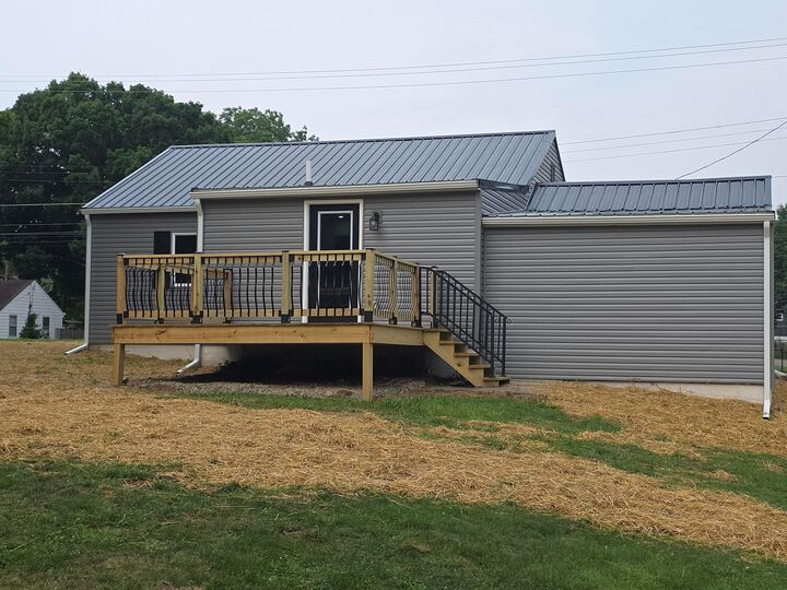 Property Photo:  276 Bank Street  OH 43338 