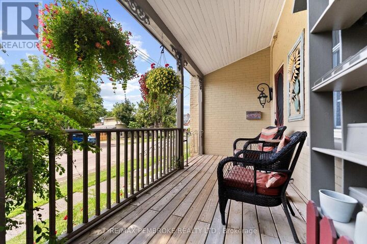 Property Photo: 233 Catherine Street ON K8A 1V5