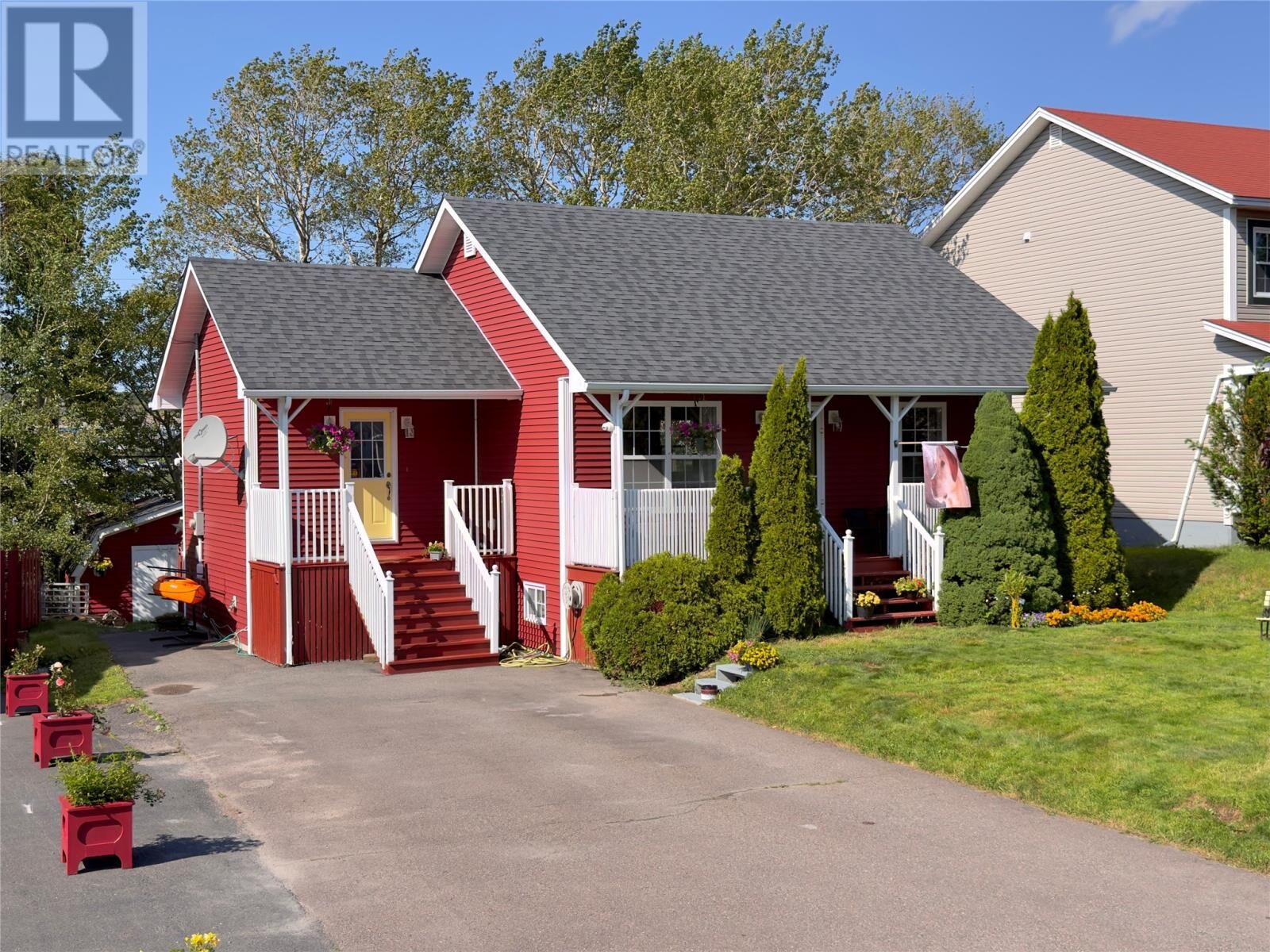 Property Photo: 3 White Rose Place NL A5A 2B4