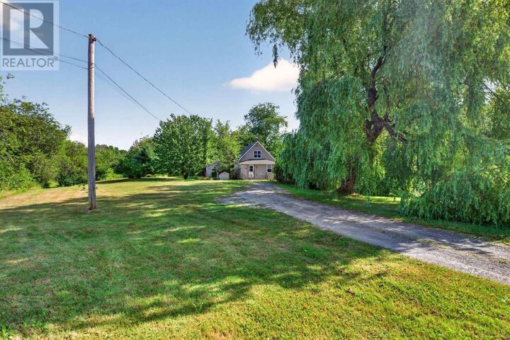 82 Cemetery Road — photo 1