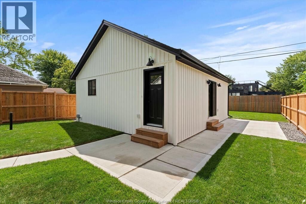 Property Photo:  557 Elinor Street  ON N8P 1E3 