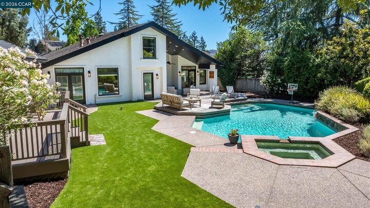 Property Photo: 12 Dutch Mill Ct CA 94526