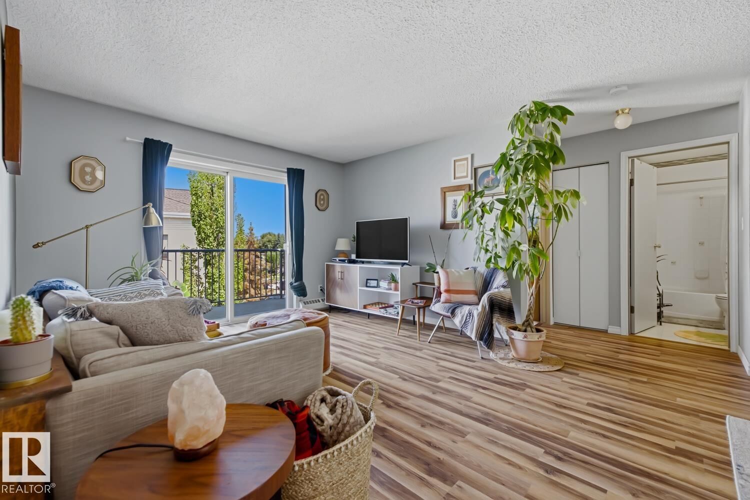 Property Photo: 2520 50 Street NW 428 AB T6L 7A8
