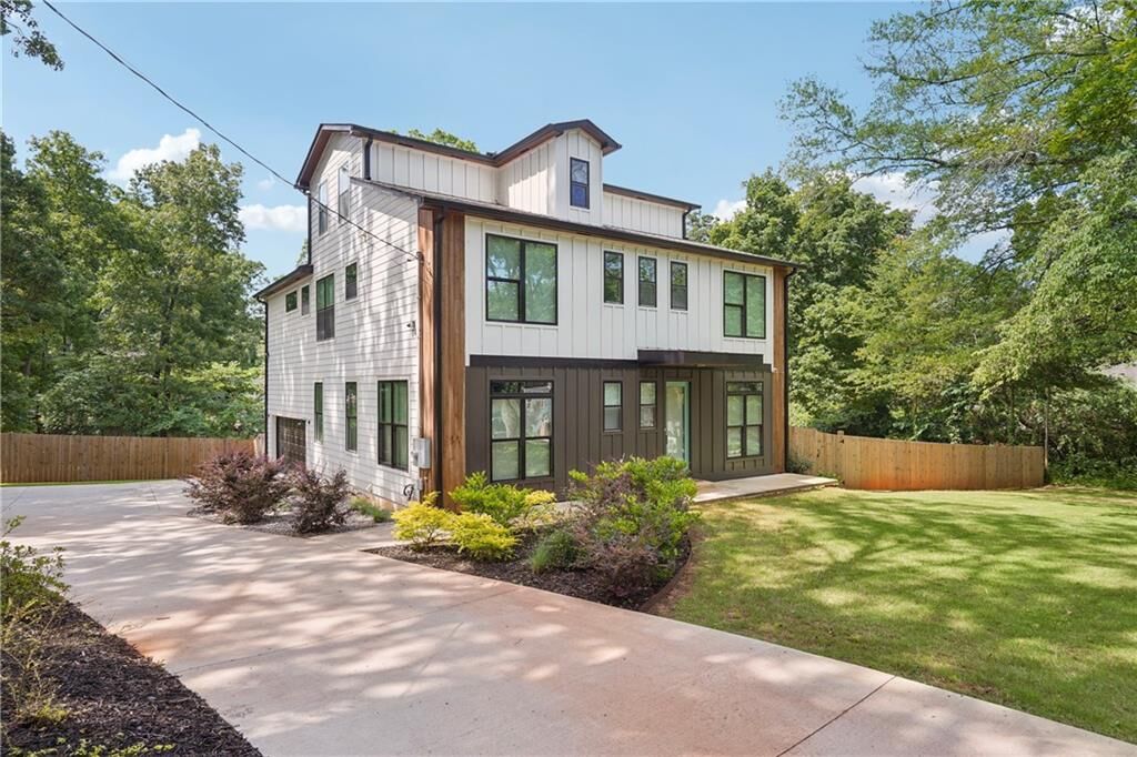 Property Photo: 3087 Alston Drive GA 30032