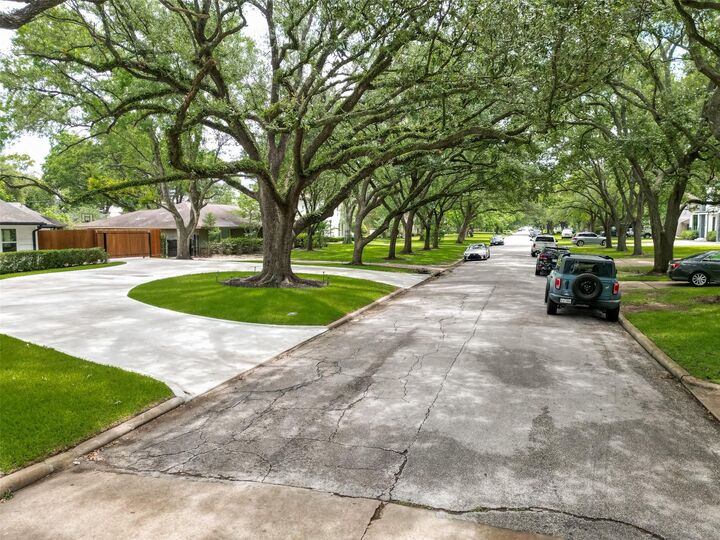 Property Photo:  5422 Valerie Street  TX 77401 