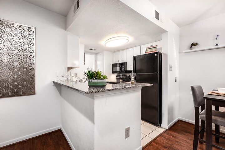 Property Photo:  8003 Woodway Drive 10B  TX 77063 