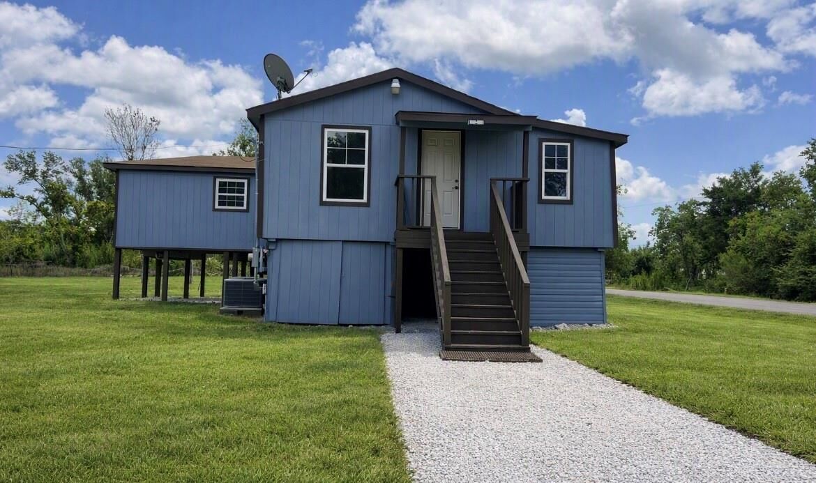 Property Photo: 202 Snug Harbor Drive TX 77577