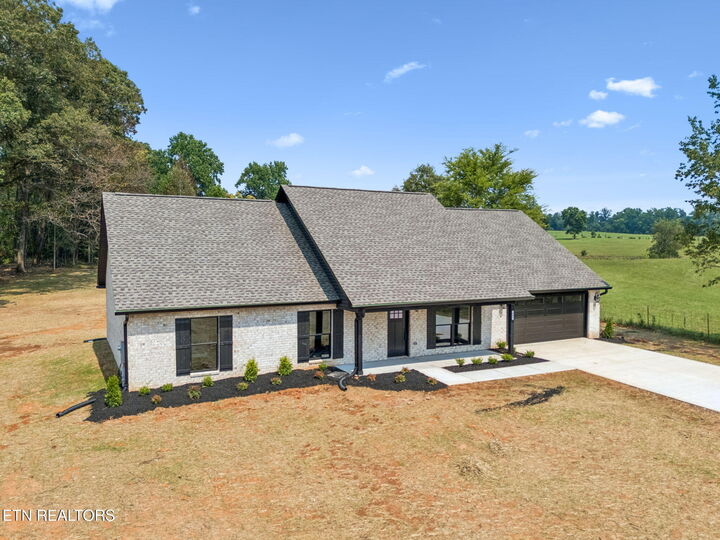 Property Photo:  806 Johnson Rd  TN 37804 