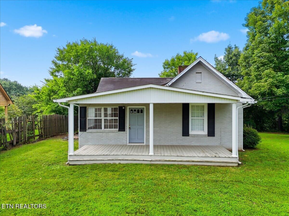 Property Photo:  1201 McFarland St  TN 37814 