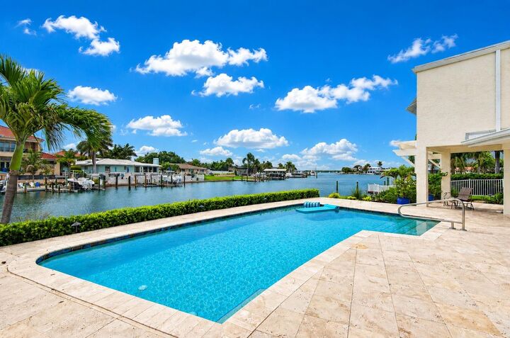Property Photo: 812 Snug Island FL 33767
