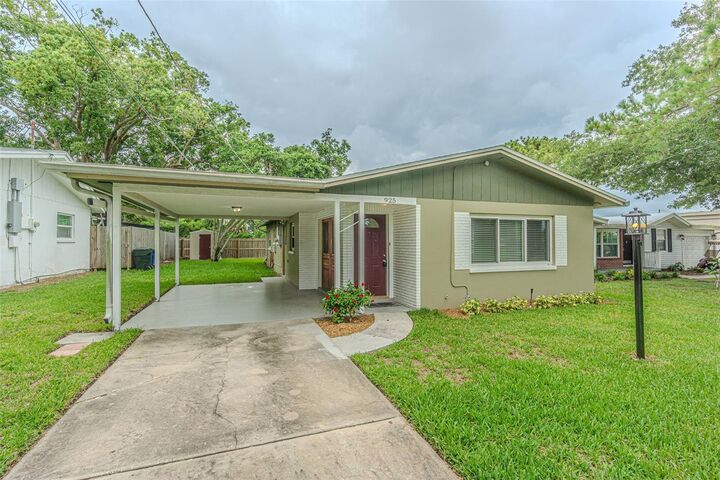 Property Photo: 925 Cedarwood Avenue FL 34698