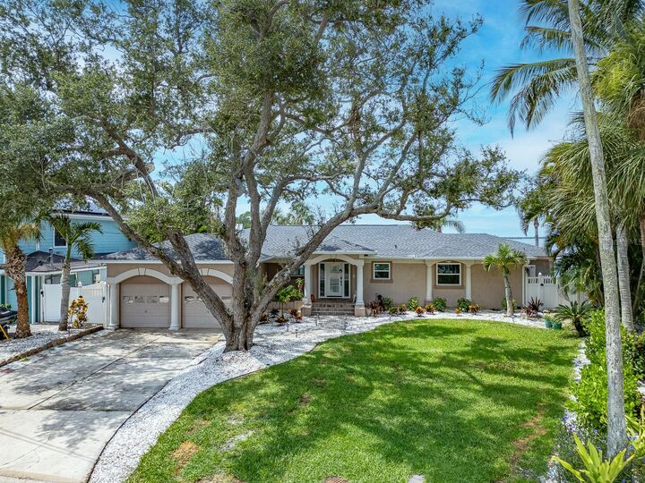 Property Photo:  1826 Venetian Point Drive  FL 33755 