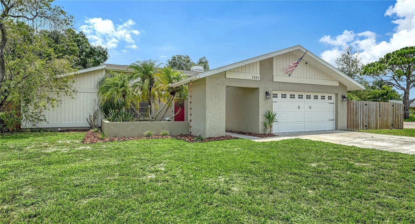 Property Photo:  1551 Georgetowne Lane  FL 34232 