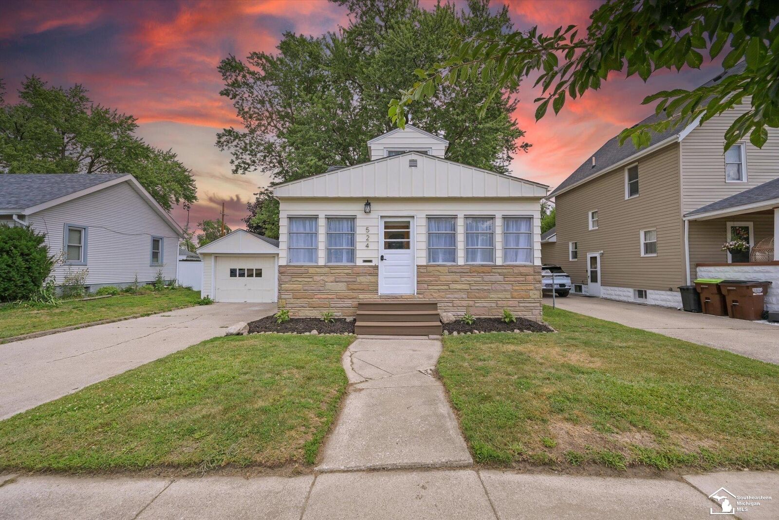 Property Photo: 524 N Roessler Street MI 48162