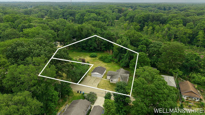 Property Photo:  1019 Elizabeth Street  MI 49453 