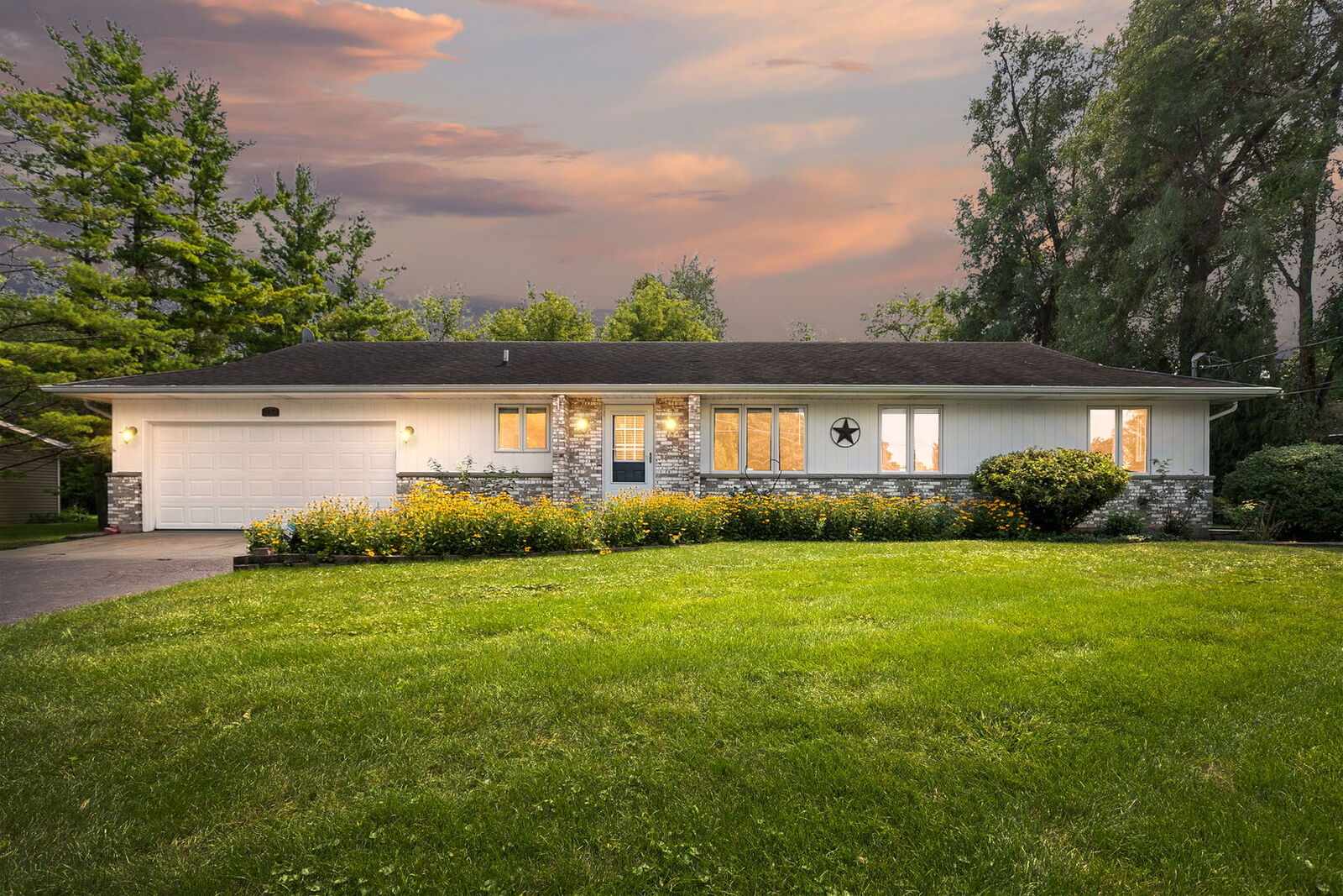 Property Photo: 12715 W Sallmon Avenue IL 60087
