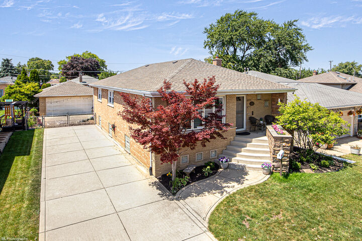 Property Photo: 8120 Mayfield Avenue IL 60459