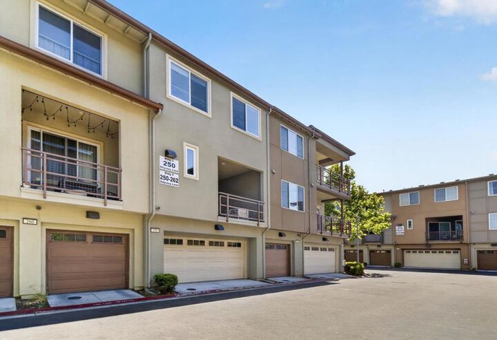 Property Photo:  258 Odyssey Lane 24  CA 95035 