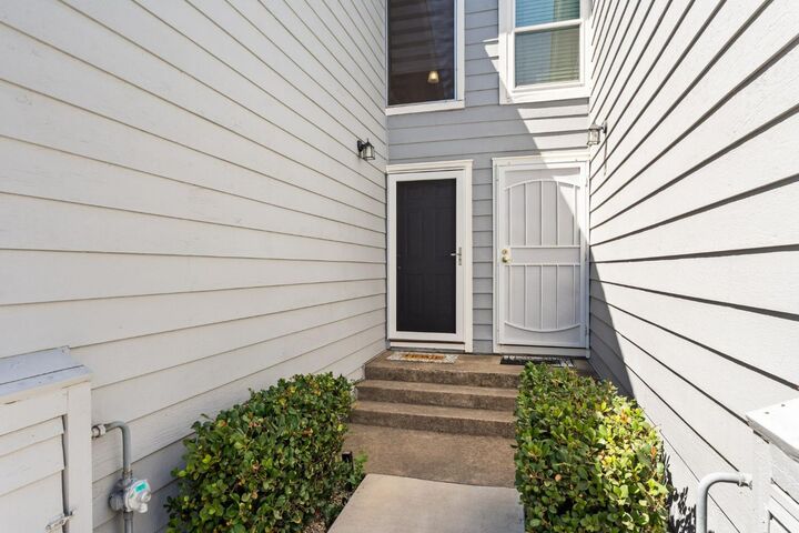 Property Photo: 1675 Vernon Street 52 CA 95678