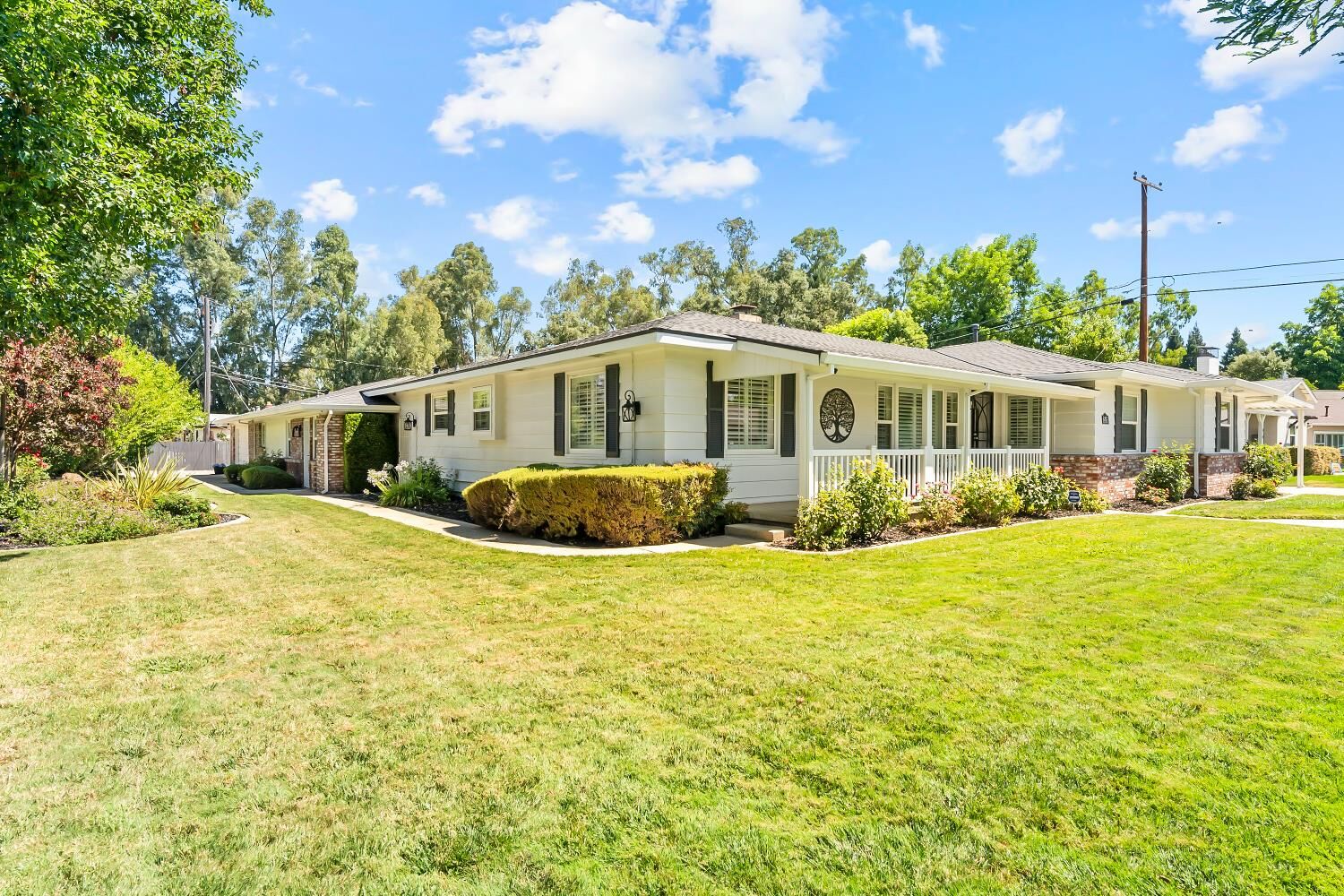 Property Photo:  816 El Encino Way  CA 95864 