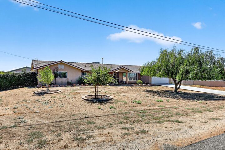Property Photo: 20605 Road 31 CA 93638