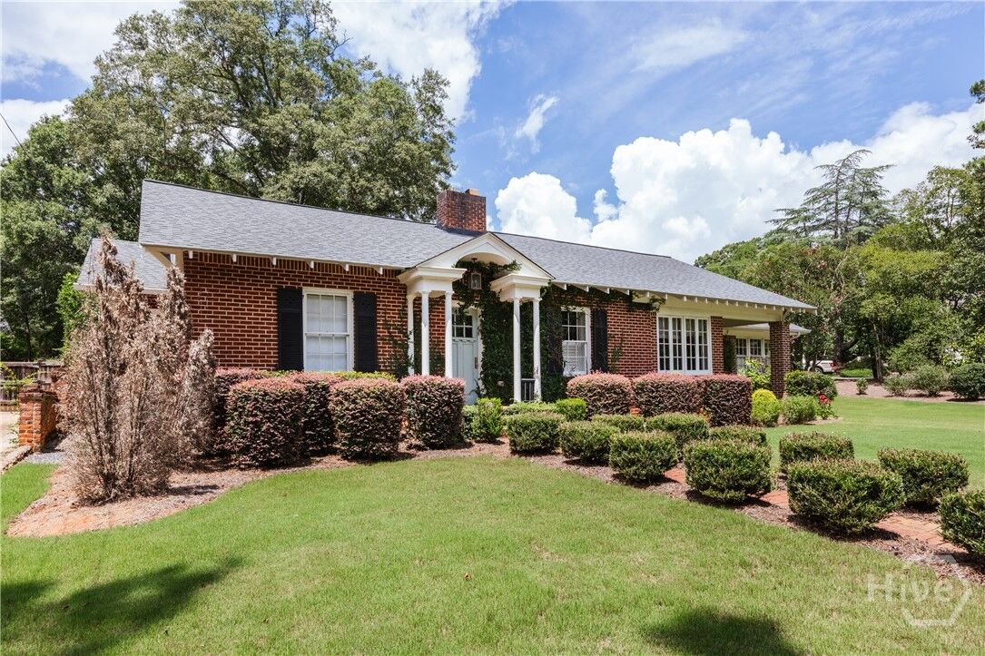 Property Photo:  410 Milledge Circle  GA 30606 