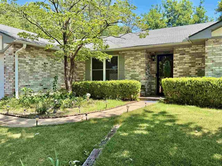 Property Photo: 2429 Kingston Rd OK 74604