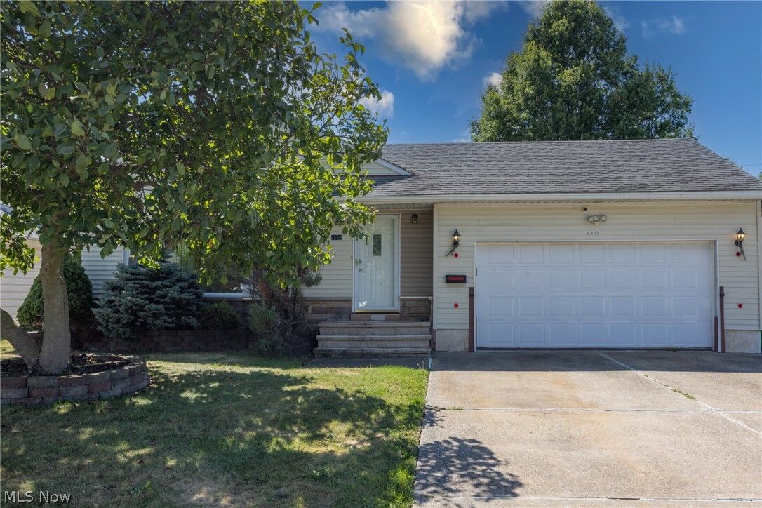 Property Photo:  1668 Chelmsford  OH 44124 