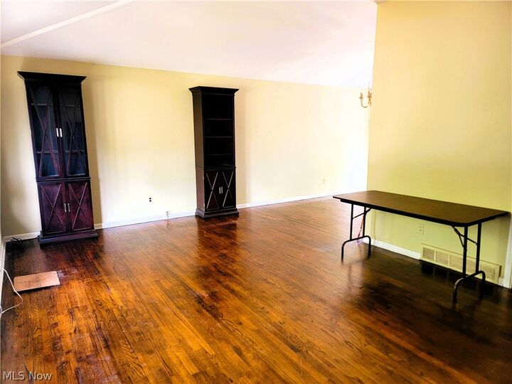 Property Photo:  1612 Green Acres Drive  OH 44134 
