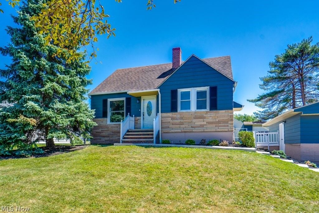 Property Photo:  325 Evelyn Avenue  OH 44131 