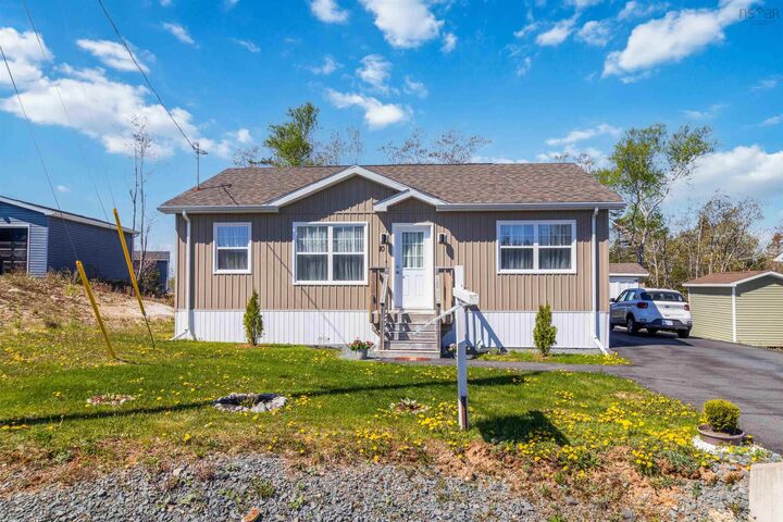 10 Mossberry Close — photo 1