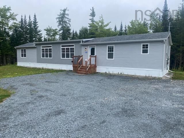 1134 Lake Egmont Road — photo 1