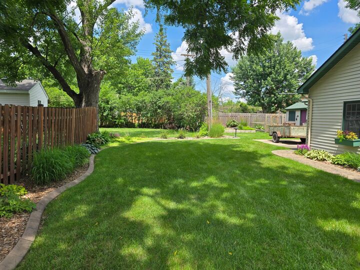Property Photo:  493 Wheelock Parkway W  MN 55117 