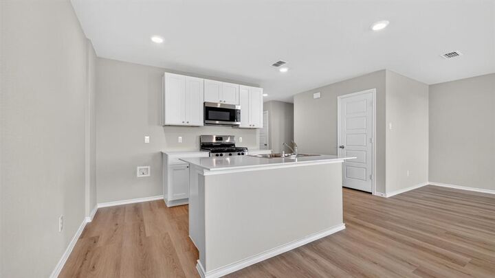 Property Photo: 172 Hibiscus Drive TX 76023