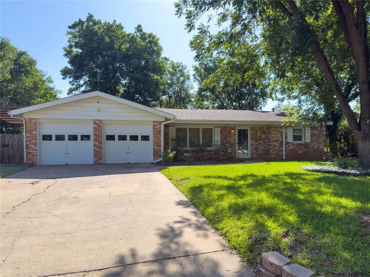 Property Photo:  2117 Oakwood Lane  TX 79605 