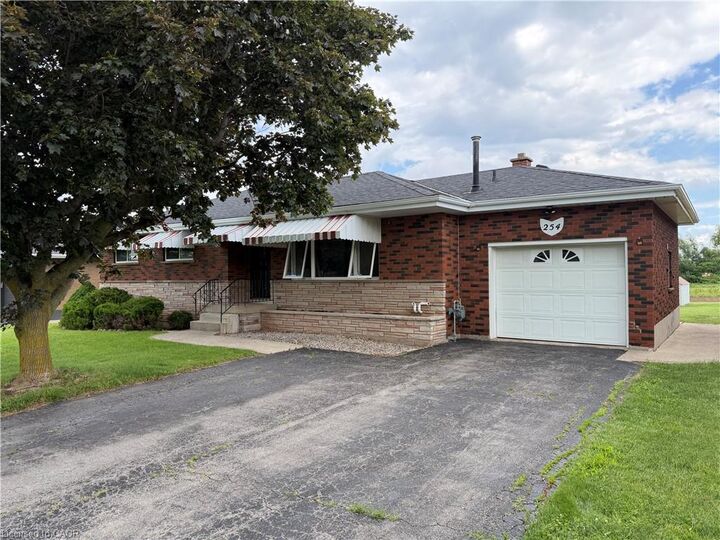 Property Photo:  254 Jones Road Main  ON L8E 5J5 